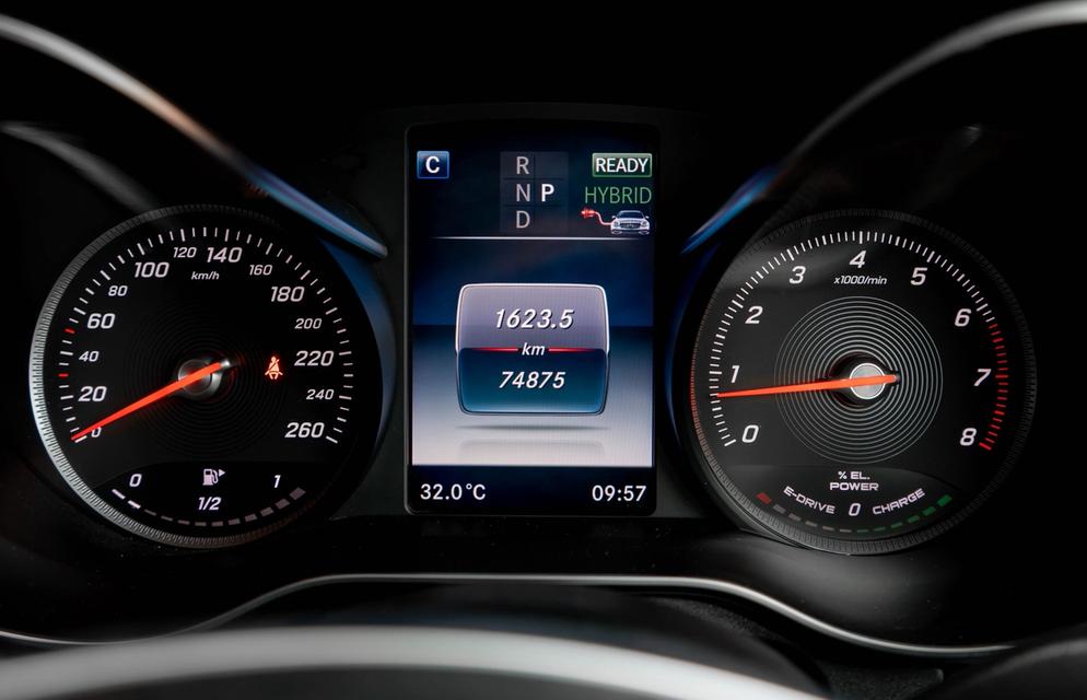 Mercedes-Benz C350 2.0 W205 e AMG Dynamic AT 2016 ไมล์ 74,xxx km. !!! ราคาพิเศษ 639,000 บาท รูปที่ 19