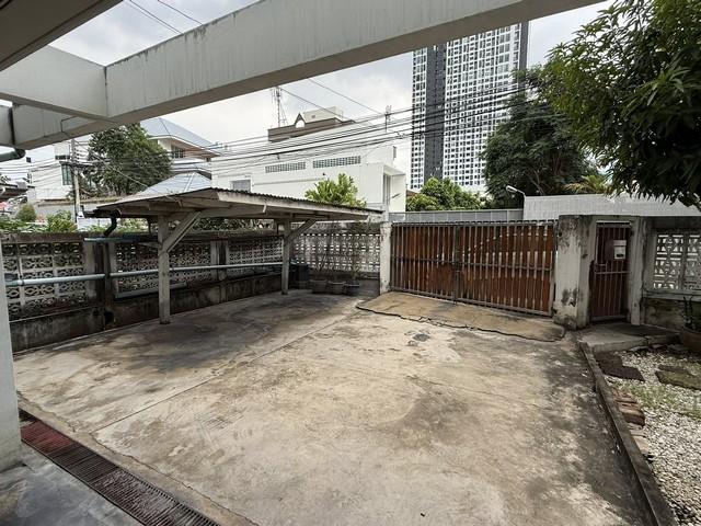 ให้เช่าบ้านเดี่ยว 2 ชั้น 100 ตรว. รามคำแหง 87 แยกลำสาลี ใกล้รถไฟฟ้าสถานีลำสาลี 300 เมตร เหมาะอยู่อาศัย ทำโฮมออฟฟิศ 3