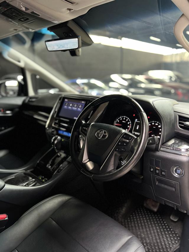 TOYOTA Alphard 2.5 SC Package