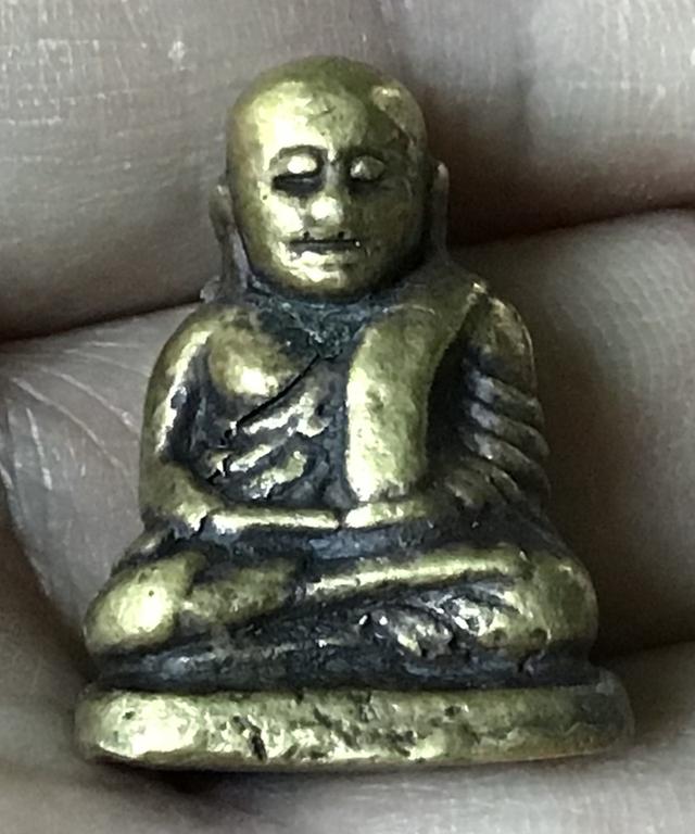 รูปหล่อหลวงพ่อเงินวัดบางคลาน