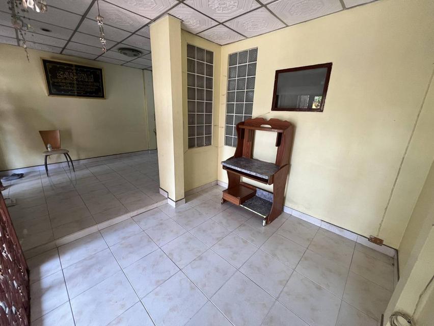 บ้านทาวเฮ้าส์ 2ชั้น 2ห้องนอน 2 ห้องน้ำ 1 ห้องโถง และ ห้องขนาด 20ตาราง 7