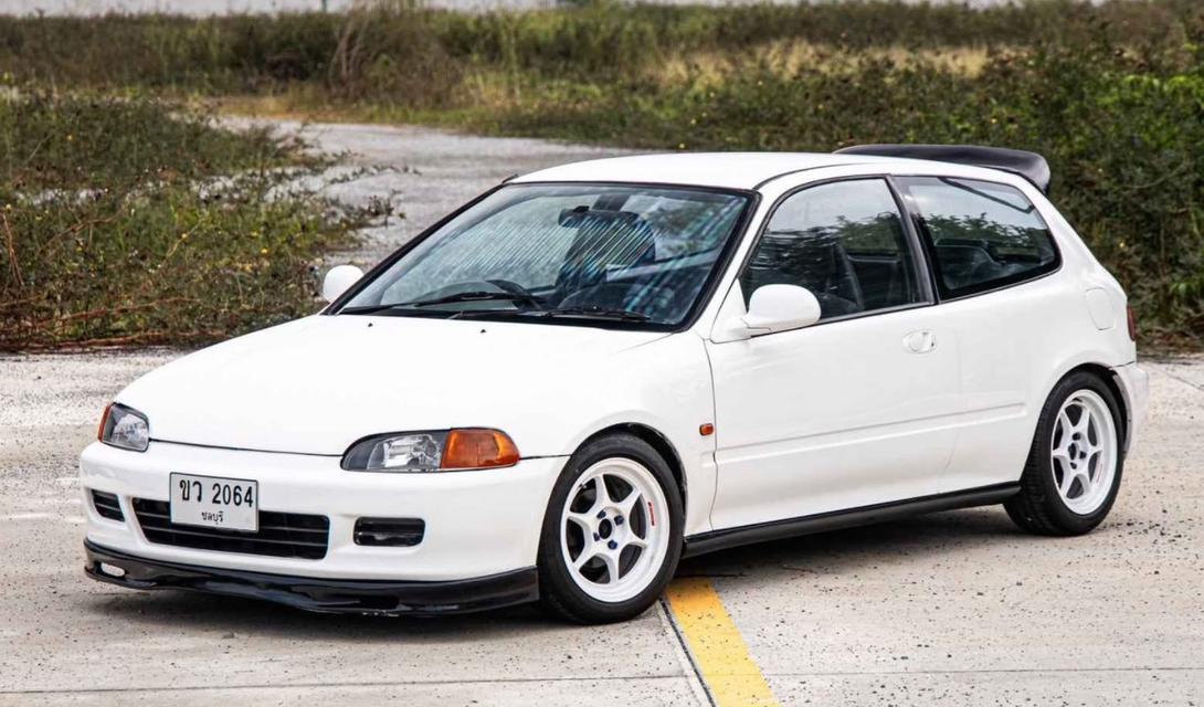 ขายด่วน Honda Civic ปี 1995 สีขาว 2