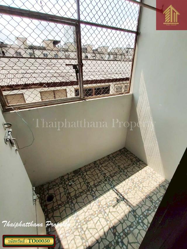 อพาร์ทเม้นท์ 5 ชั้น 72 ห้อง ใกล้รถไฟฟ้า MRT สถานีศรีด่าน 10