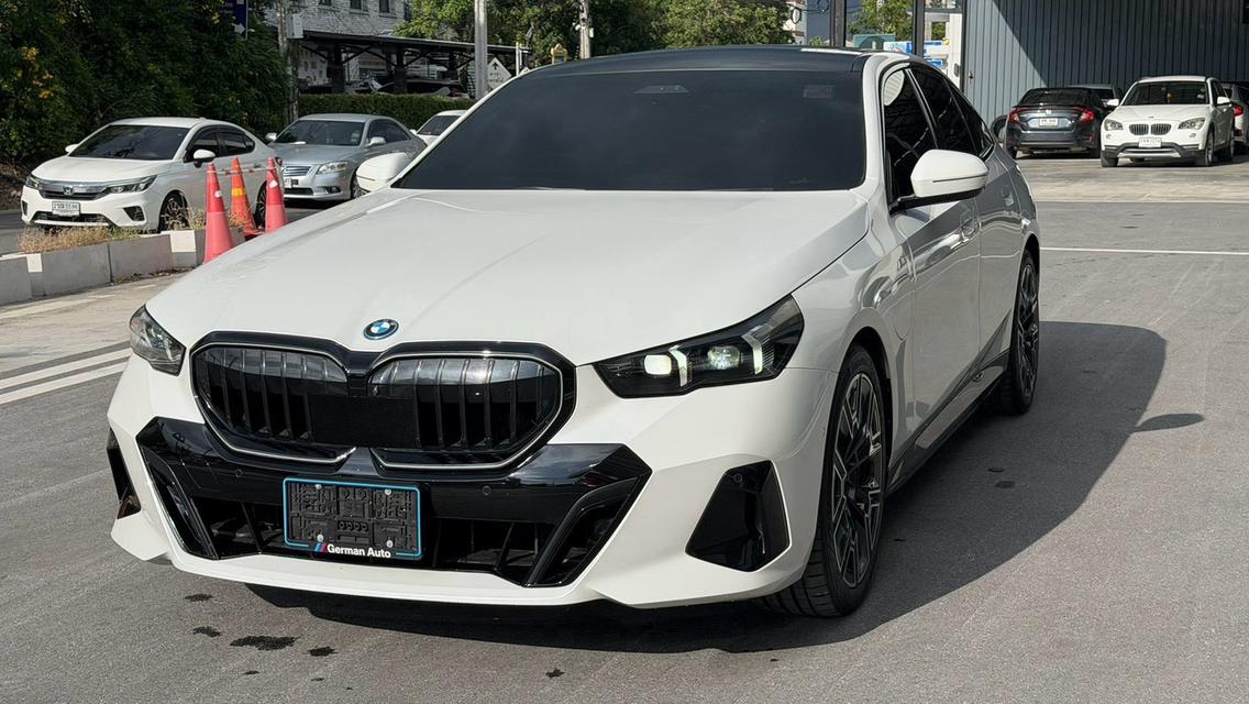 BMW 530e M-SPORT PRO G60 2024 สีขาว รถสวยเหมือนใหม่ BSI Warranty เหลืออีกยาวๆ