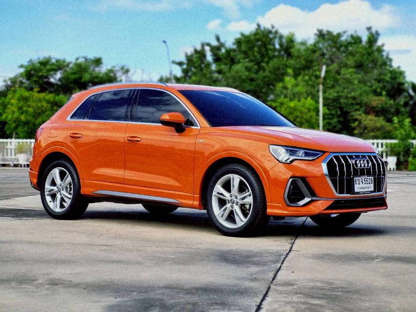 AUDI Q3 35TFSI S-Line ปี 2021 ไมล์ 60,800 km.