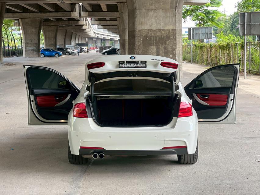 ขายรถ BMW 330e 2.0 M Sport  ปี 2022 สีขาว เกียร์ออโต้ 20