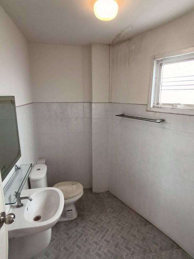 ขายตึกหัวมุม 4ชั้น พร้อมดาดฟ้า ทำเลดี ใกล้ MRT ไทรม้า ซอย 9 บางรักน้อย – รัตนาธิเบศร์ 11