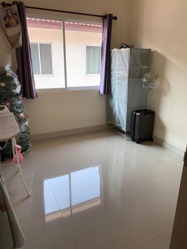 บ้าตทาวเฮ้า 2 ชั้น 3 ห้องนอน 2 ห้องน้ำ 1 ห้องโถง 1 ที่จอดรถ ต่อเติมครัวและหน้าบ้านเรียนร้อยแล้ว รูปที่ 17