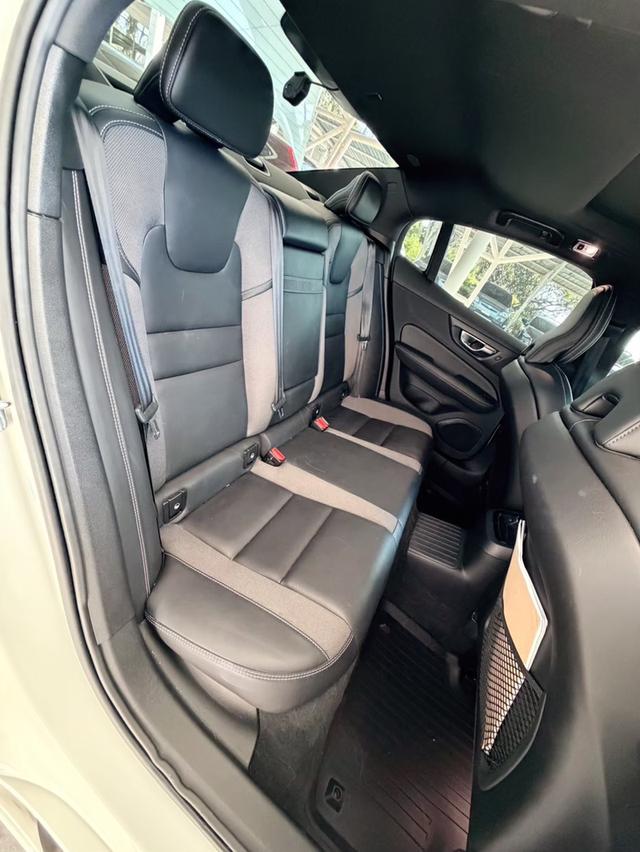 รถ volvo s60 รุ่น T8 R รูปที่ 6