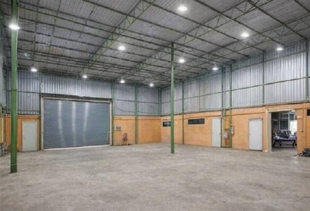 เซ็นทรัล พระราม 2 5 กม. บางกระดี่ 4-10 รพ.พระราม 2 2.8กม. โกดังให้เช่าใหญ่ ออฟฟิศติดแอร์ 104 ตร.วา. 416 ตร.ม.1นอน 6