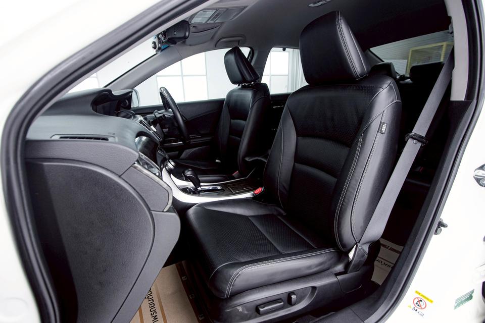 รหัสรถ 1D652 ACCORD 2.0 EL NAVI 2014