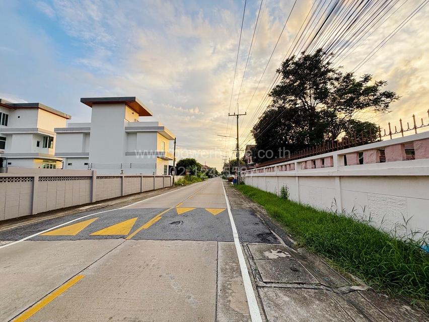 ที่ดิน พร้อมบ้านเดี่ยวทรงไทย 2 ชั้น พหลโยธิน 64 กม.27 ต.คูคต อ.ลำลูกกา จ.ปทุมธานี