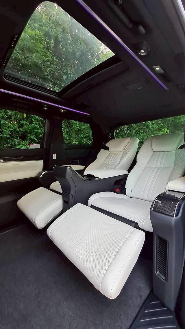 รหัสรถ PR6666 Lexus LM300h Exclusive 4-Seater ปี 2023 12