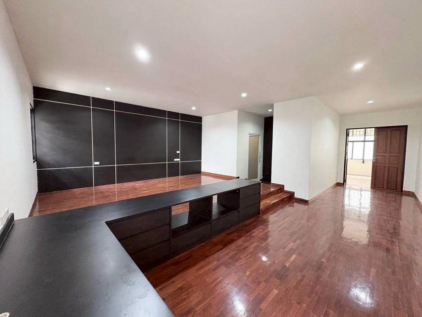 ขายด่วน ทาวน์เฮ้าส์ 7 ชั้น ย่านสยาม บรรทัดทอง พร้อมอยู่ (N.1989) 15