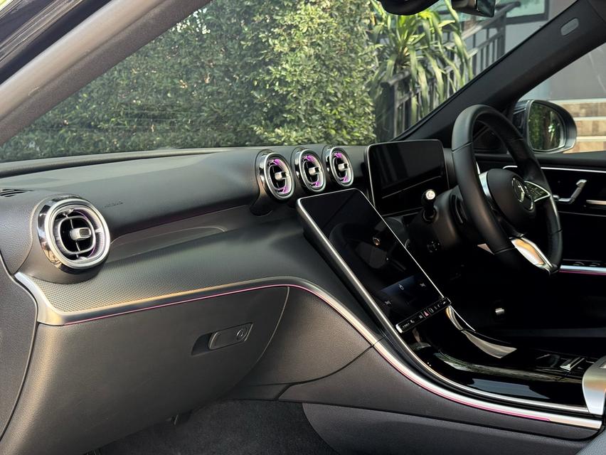 2023 BENZ C220D W206 รถมือเดียวออกป้ายแดง รถวิ่งน้อย ไม่เคยมีอุบัติเหตุ วารันตีศูนย์ยังเหลืออีกนานครับ 11