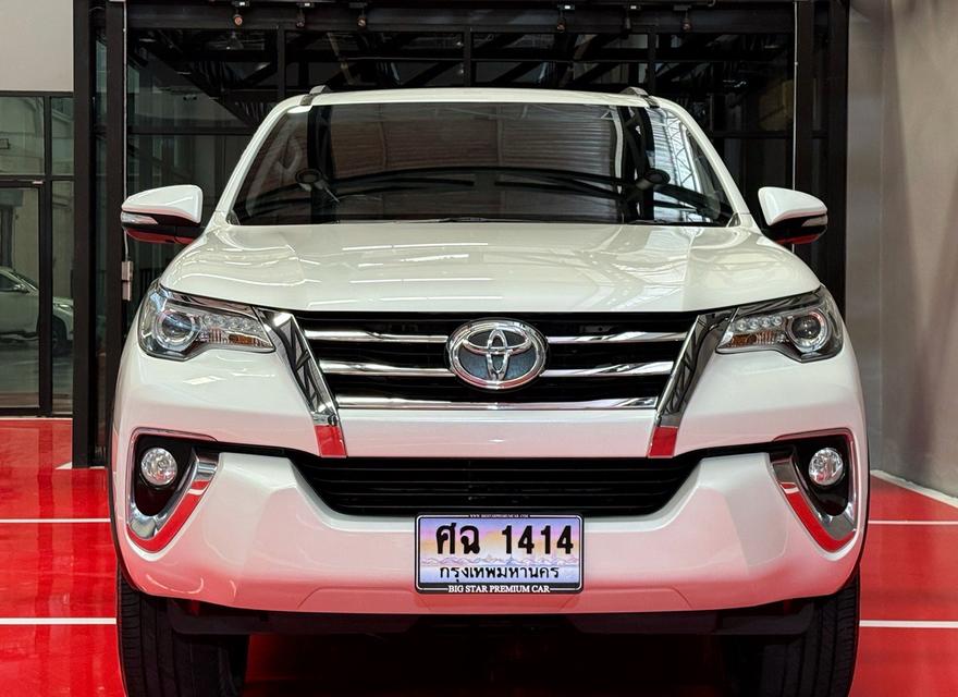 2017 TOYOTA FORTUNER 2.8 V รถมือเดียวออกป้ายแดง รถวิ่งน้อย ประวัติศูนย์ครบ ไม่เคยมีอุบัติเหตุครับ 7