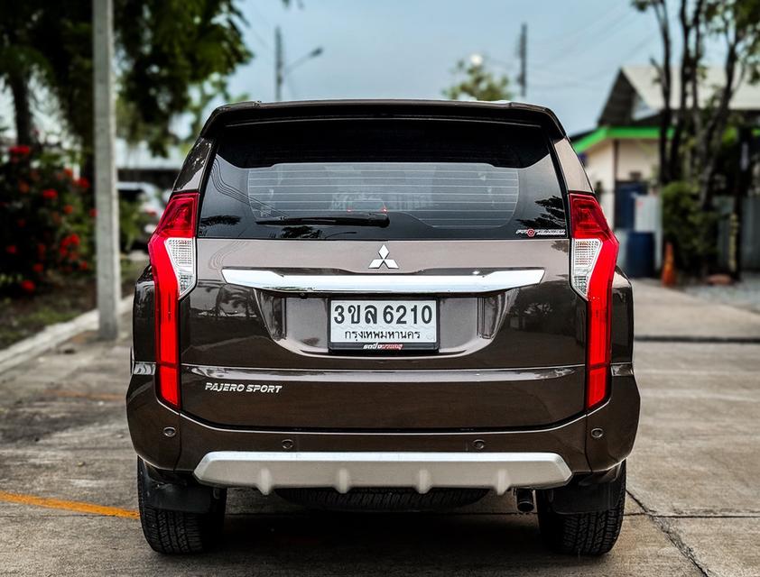 Mitsubishi Pajero 2.4GT ปี16