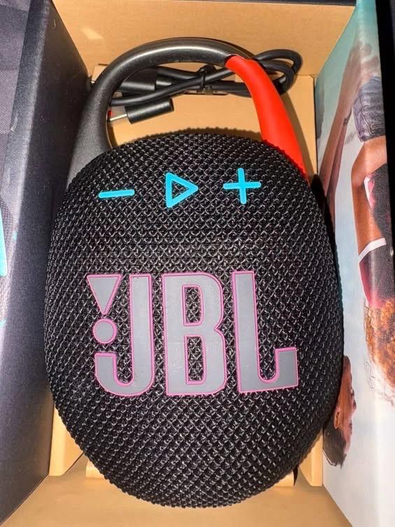 ลำโพงบลูทูธ JBL มือ2 สภาพดี อุปกรณ์ครบ กล่องยังอยู่ รูปที่ 2