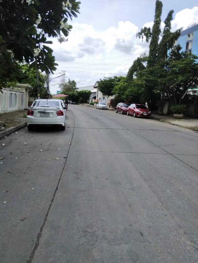 Sale single house with pool bigger area 560 sqm. at Suan Luang Pattanakarn road, Bangkok 5