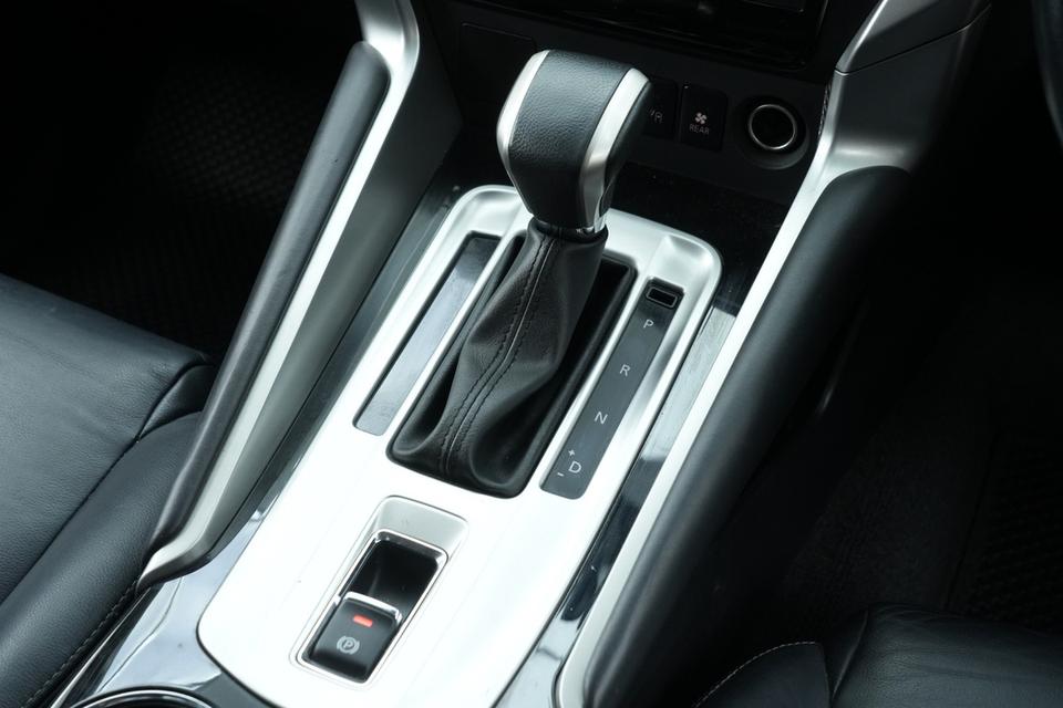 ปี 2018  MITSUBISHI PAJERO SPORT 2.4 GT 2WD A/T สี เทา รูปที่ 10