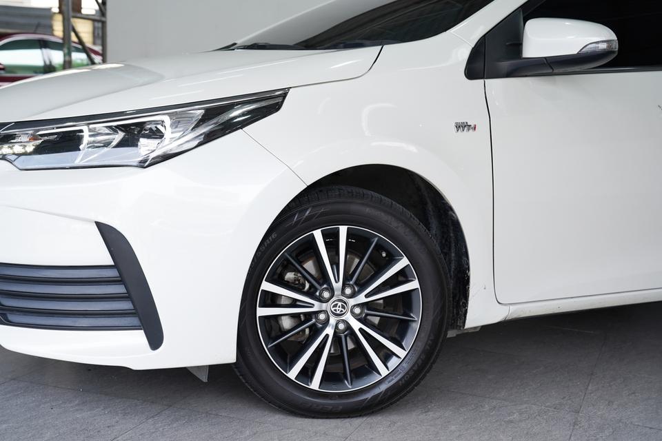 TOYOTA Corolla ALTIS 1.8E AT ปี 2019 จดปี 2020 สีขาว 2