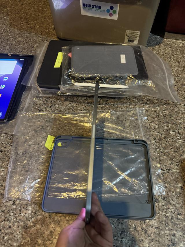 ขายๆๆๆถูกๆๆiPadAir11 M3 สีSpace Gray 256กิ๊กWifi Only คับใช้งานดีทุกๆฟังชั่นสูนTrueทุกๆฟังชั่นรีสโตได้ตลอดไม่มีติดไอคราว Model TH/A ( จอสวยๆขาวจั๊วไม่ 6