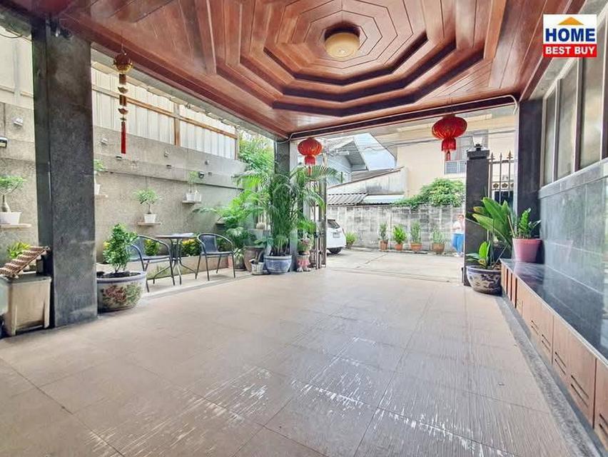 ขายทาวน์เฮ้าส์ 3 ชั้น ซอยลาดปลาเค้า 33 ต่อเติมใหม่ 29 ตารางวา 4 ห้องนอน 3 ห้องน้ำ (หน้าบ้านไม่ชนบ้านอื่น ส่วนตัวมาก) ใกล้ BTS เกษตรศาสตร์ 3