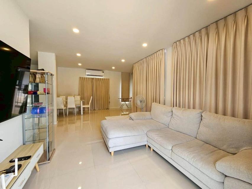 ขาย /ให้เช่า บ้านแฝด สูง 2 ชั้น หมู่บ้านบริทาเนีย บางนา-สุวรรณภูมิ ( กม.26 ) 12