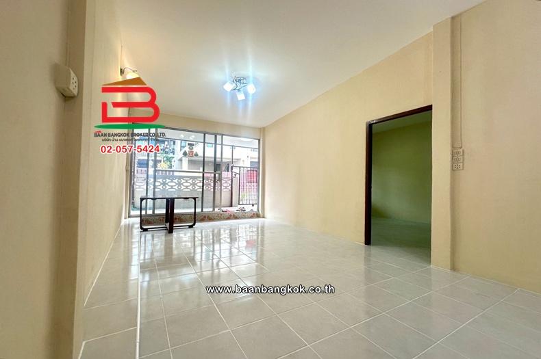 ทาวน์เฮาส์ หมู่บ้านพงษ์เพชรการเคหะ 14 เนื้อที่ 24 ตร.ว. แจ้งวัฒนะ 14 แยก 1 แขวงสีกัน เขตดอนเมือง 5