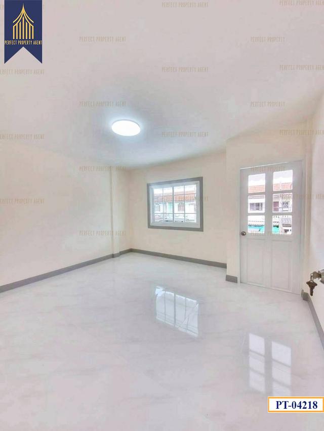 ทาวน์เฮ้าส์บัวทองแลนด์บางบัวทองราคาย่อมเยาว์ 11