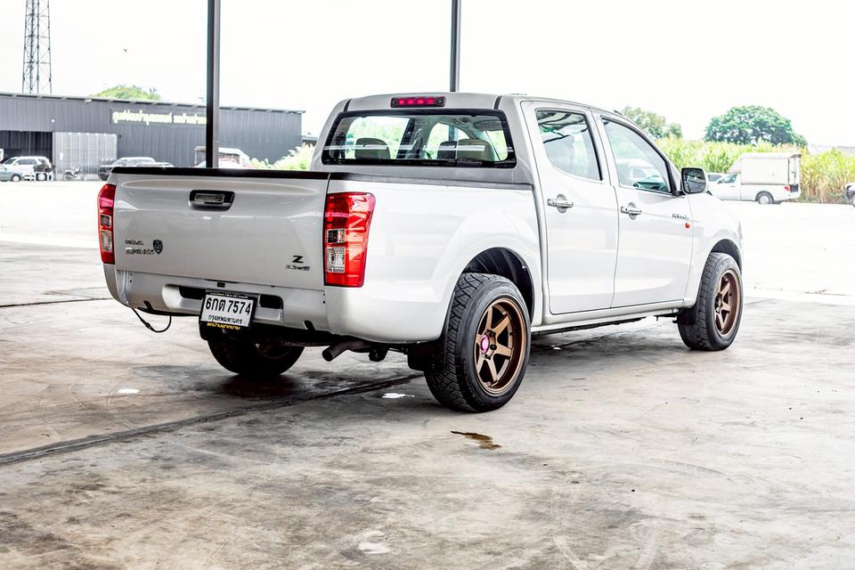 ISUZU D-MAX 1.9 ddi-Z Cab4 ปี 2017 สีเทา มือเดียวป้ายแดง 5