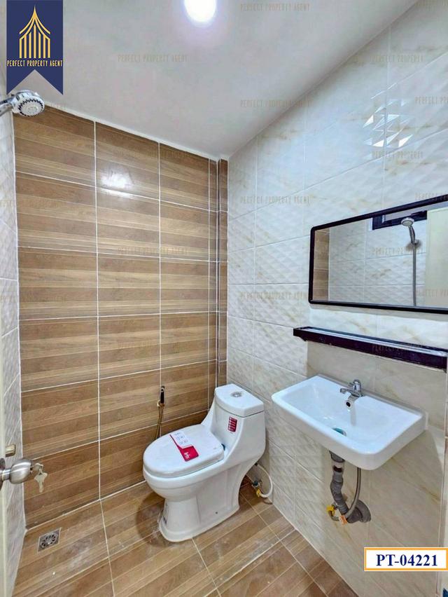 ทาวน์เฮาส์ปิยะวรารมย์ราคาย่อมเยาว์ไทรน้อย 11