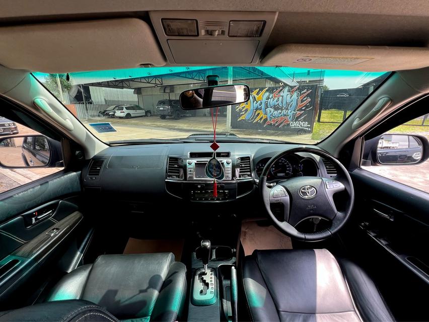 ขาย Toyota Fortuner 2.5V ปี15 9