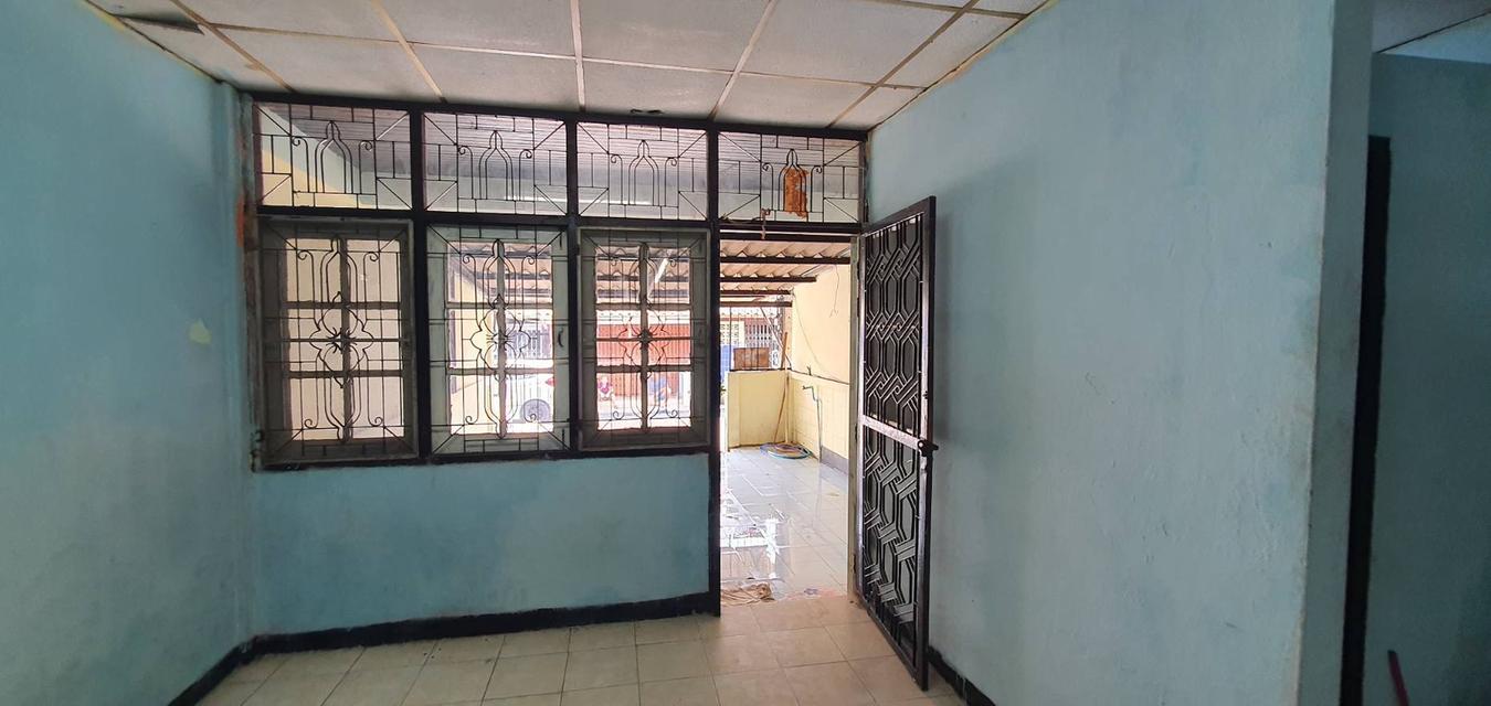 ขายทาวน์เฮ้าส์ ชั้นเดียว ม.สินสมบูรณ์ พุทธมณฑล สาย4 ฝั่งถนน เพชรเกษม พื้นที่ 20 ตรว. 2นอน 1น้ำ 1ครัว 1ห้องโถง ขาย1.1 ล. สนใจติดต่อ : โทร 064-0479411 ห 4