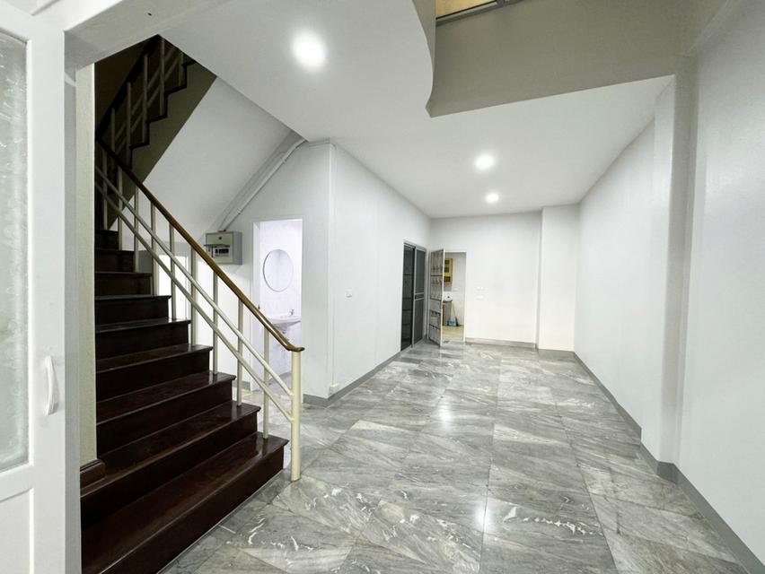 ขาย / เช่าด่วน ทาวน์เฮ้าส์ 4 ชั้น หมู่บ้าน วราธรวิลล์ พัฒนาการ 44 3