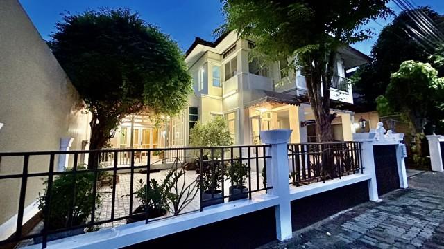ให้เช่าบ้านเดียว 2 ชั้น โครงการบ้านฟ้ากรีนพาร์ค ซอยลาดพร้าว 101 ทะลุออกถนนเลียบด่วนได้ ใกล้ทางด่วน 2