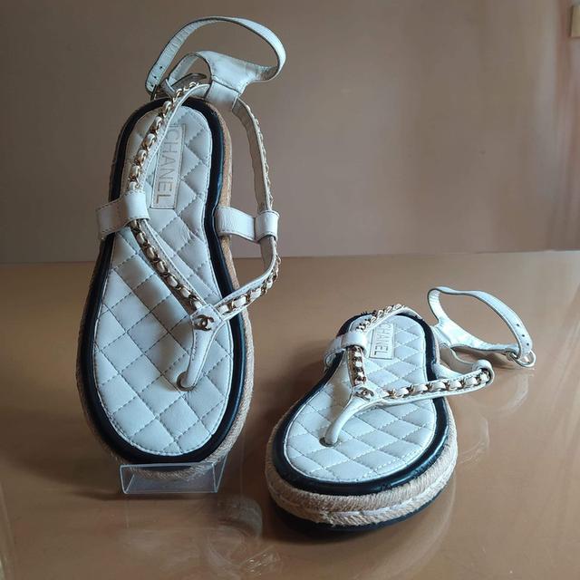 CHANEL Size 38 3