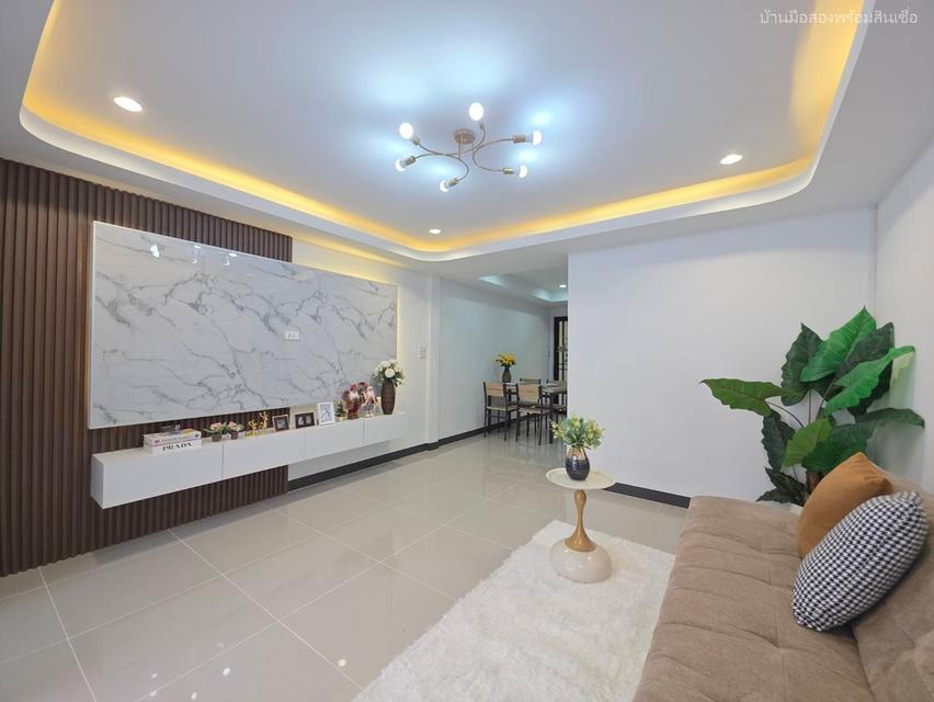 หมู่บ้านธีรวรรณ 2 ถนนพระยาสุเรนทร์ 2 5