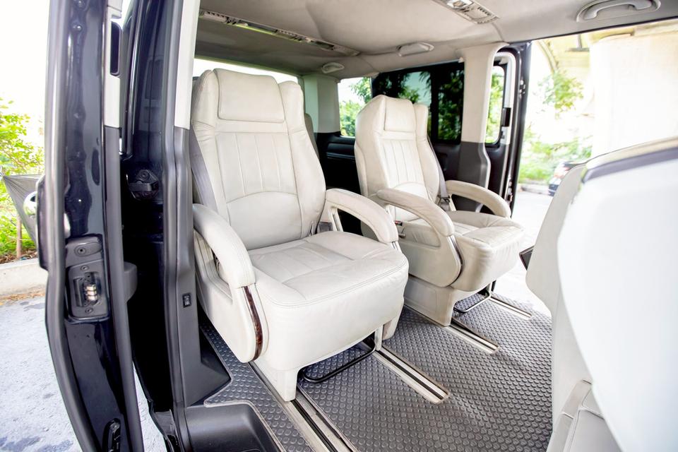 Volk Caravelle 2.0 TDI ดีเซล ปี 2010 สีดำ สวยสภาพดี 11