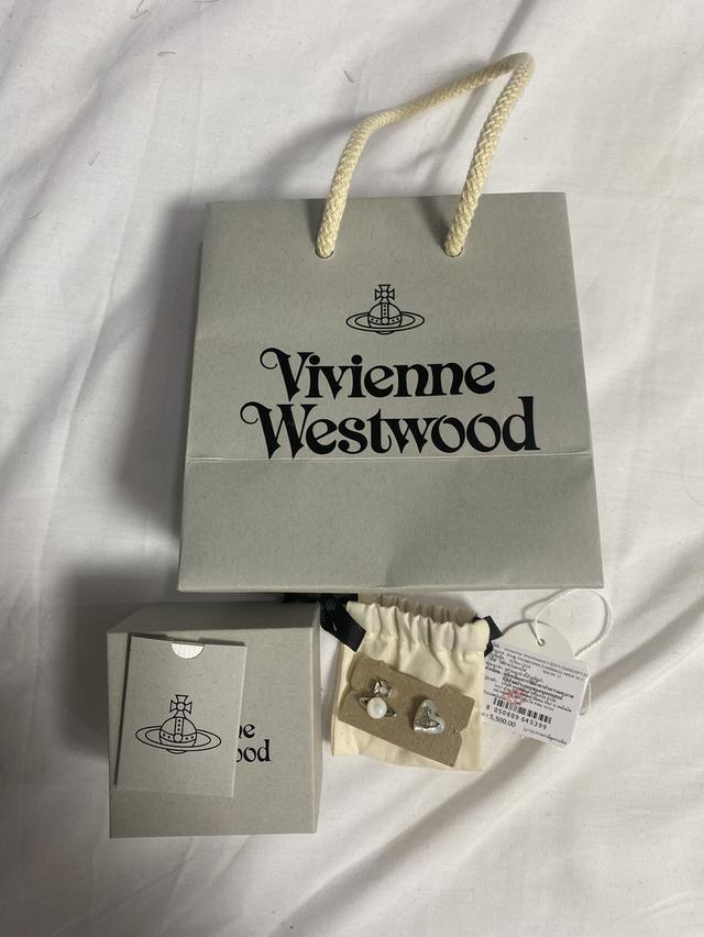 ต่างหู Vivienne Westwood