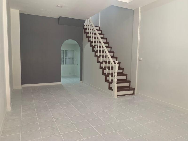 🏡 ✨ ทาวน์เฮาส์ 2 ชั้น รีโนเวทใหม่สวยกริ๊บ 19 ตร.ว. หมู่บ้านศิรินเทพ 9 ซอยราษฎร์พัฒนา 14! 6