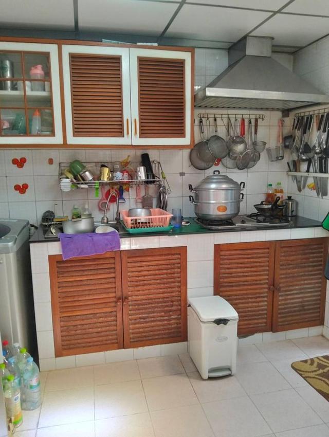 ขายทาวน์เฮ้าส์ 2 ชั้น หมู่บ้านอยู่เจริญ 542 ทำเลดี เดินทางสะดวก    9