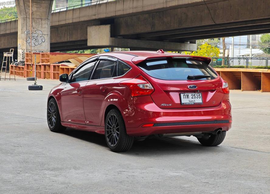 Ford Focus 2.0 Sunroof Hatchback ปี 2013  3