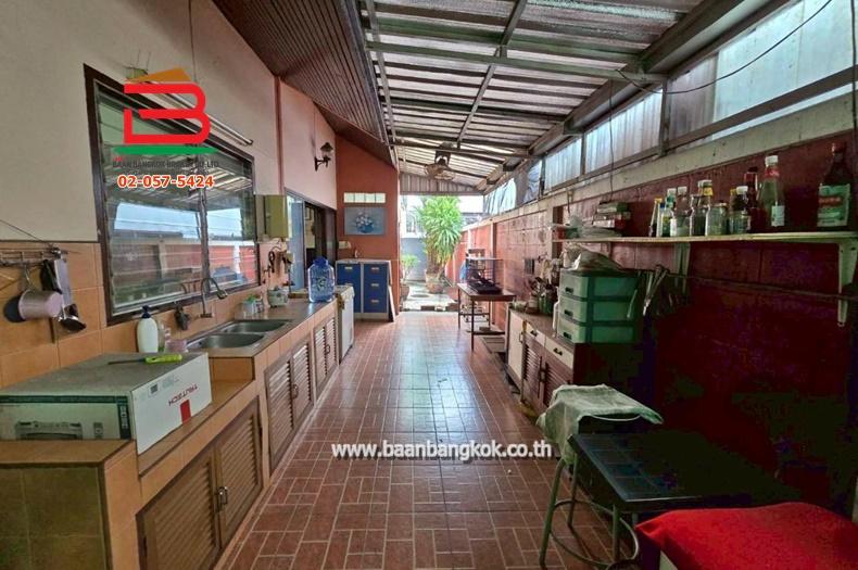 ที่ดินพร้อมบ้าน ซอยแจ้งวัฒนะ-ปากเกร็ด 6 เนื้อที่ 101 ตรว. (ใกล้ท่าน้ำปากเกร็ด) ถนนแจ้งวัฒนะ ตำบลปากเกร็ด อำเภอปากเกร็ด นนทบุรี 11