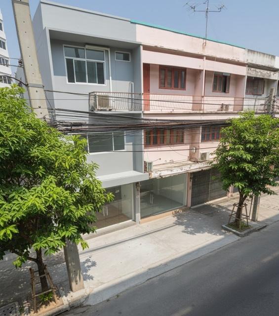 ให้เช่าอาคารพาณิชย์ 3 ชั้นในย่านลาดพร้าว 5นอน แอร์ 6 เครื่อง ถูกที่สุด รีโนเวทใหม่ทั้งหลังMRTภาวนา 750ม.ใ เซ็นทรัล ลาดพร 1