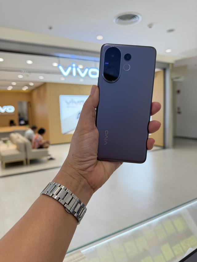 VIVO V60 5G แรม12/256gb