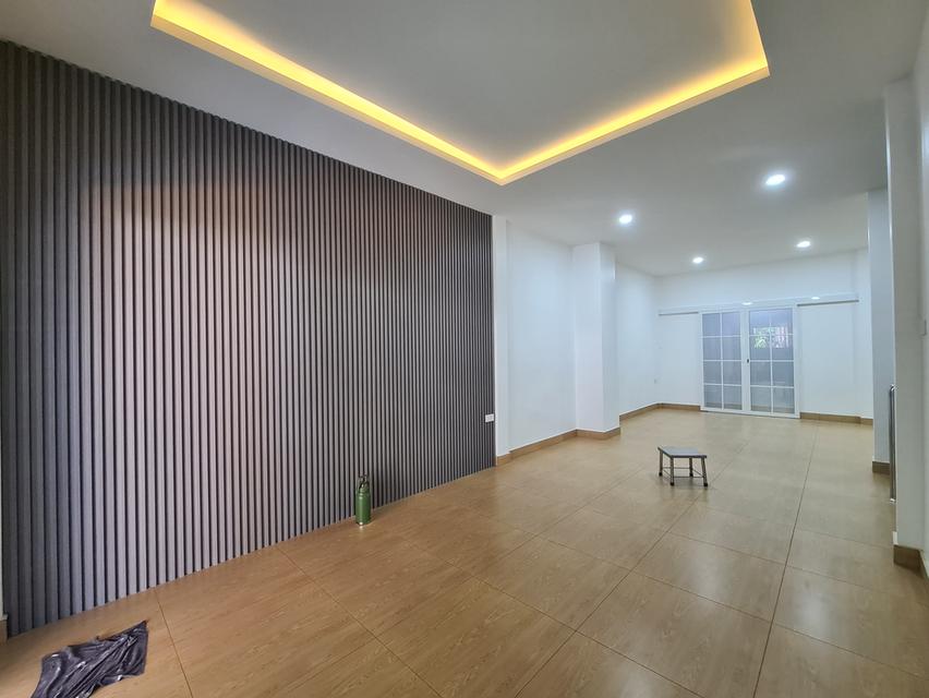 ขายทาวน์เฮ้าส์มือสอง 3