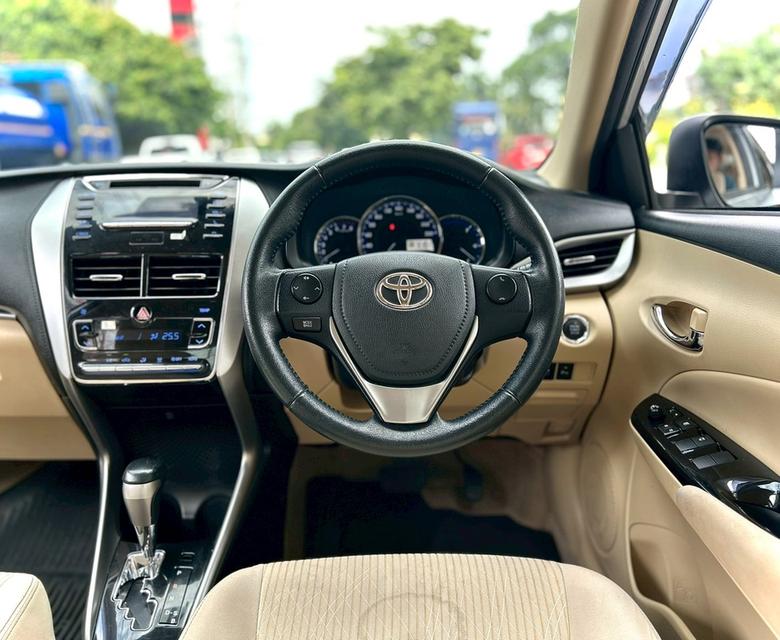 Toyota Yaris Ativ 1.2G ปี17 9