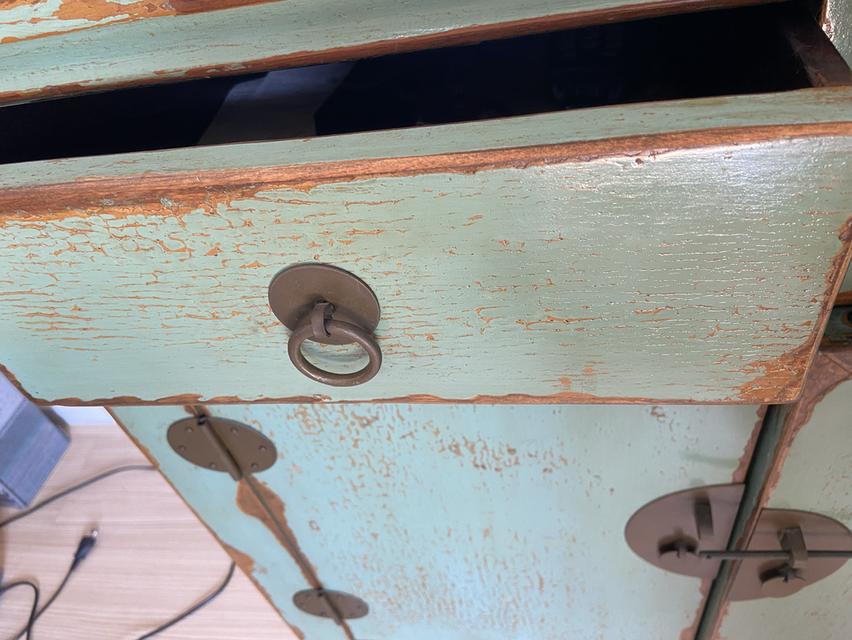 ตู้โชว์โบราณ ของแรว์ สไตร์จีน ทำวินเทจ ขายขาดทุน 3