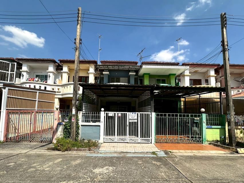 ทาวน์เฮ้าส์ 2 ชั้น 17 ตร.ว. สภาพดีพร้อมเข้าอยู่ หมู่บ้านเทพมงคล ปทุมธานี ใกล้เมืองทองธานี ซอยเทคโนแหลมทอง ถนนกรุงเทพ-ปทุมธานี เมืองปทุมธานี 1